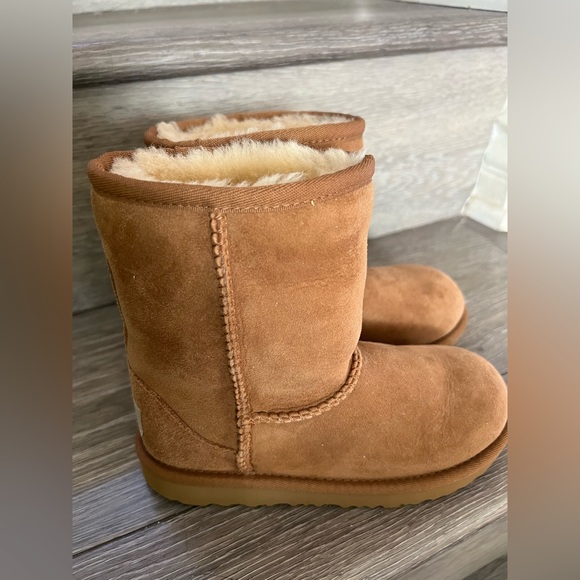 UGG Kids Tan Boots Size 12 - Picture 5 of 8